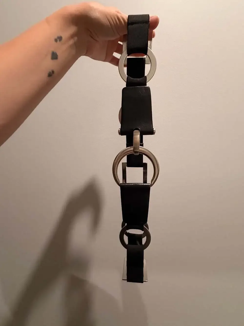 Vintage Suzi Roher Black Leather and Metal Geometric Link Stretch Belt